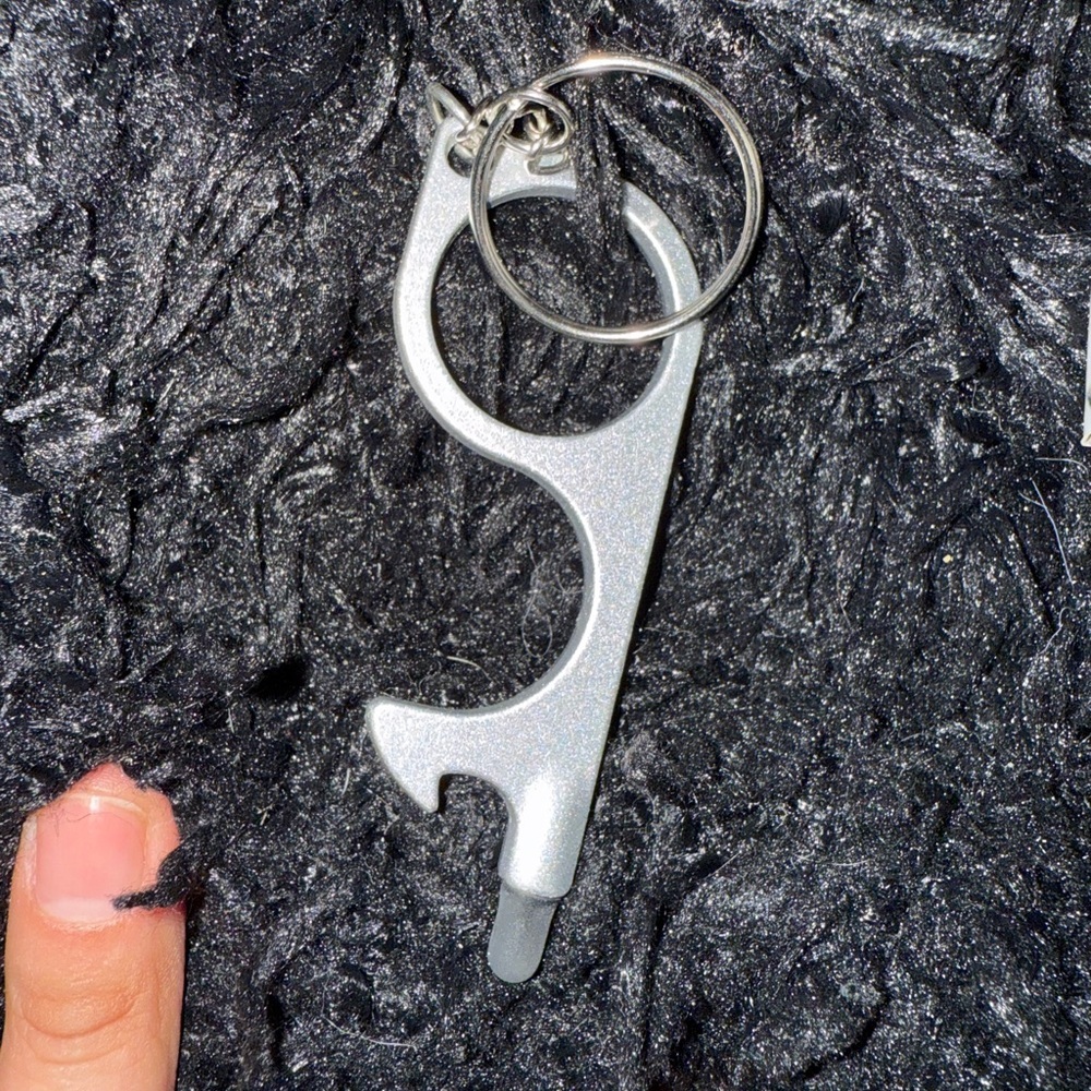 Silver keychain‎ - Picture 8 of 9